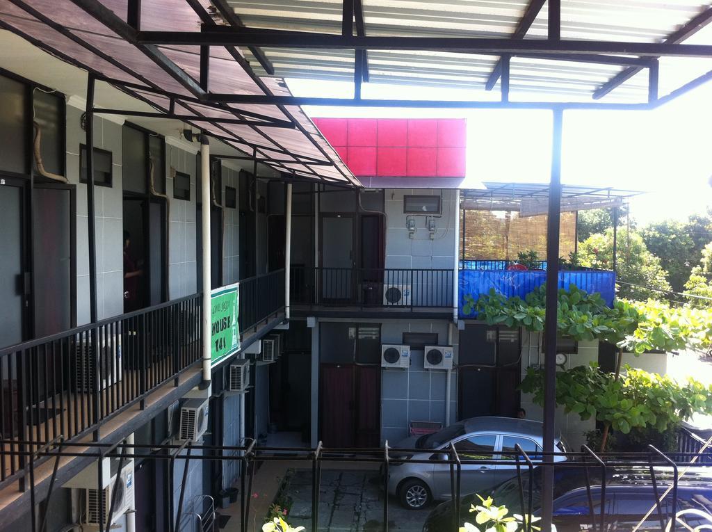 House 140 Hotel Baturetno Exterior photo